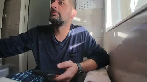 Snapshot of tarkan198 chatting on January 7, 8:48 am tarkan198 online show from January 7, 8:48 am