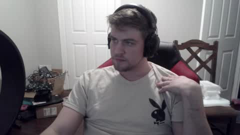 Snapshot of tarus333 chatting on January 6, 12:59 am tarus333 online show from January 6, 12:59 am