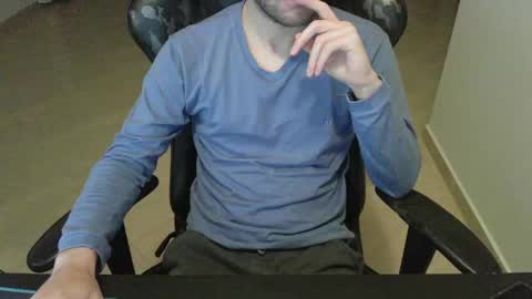 Snapshot of tatmers chatting on December 4, 10:41 pm Lucas online show from December 4, 10:41 pm