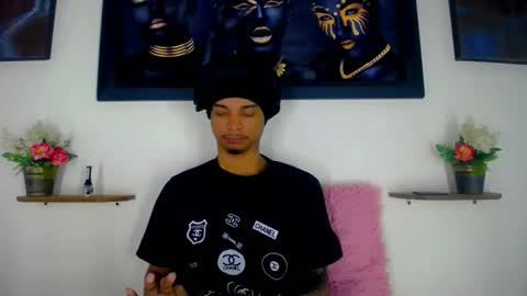 Noah online show from April 19, 9:17 pm