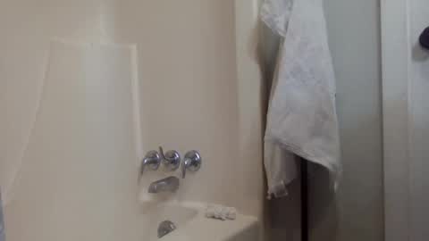 Snapshot of tattoo3333 chatting on February 5, 3:13 am tattoo3333 online show from February 5, 3:13 am