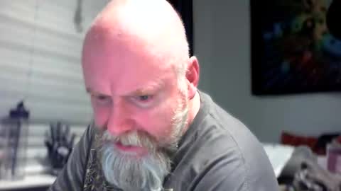 Tattooeddilf 01 online show from September 28, 12:08 am