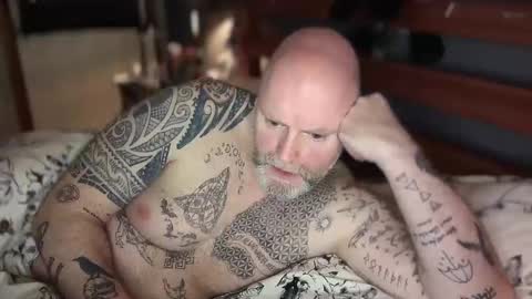 Tattooeddilf 01 online show from March 8, 8:57 pm