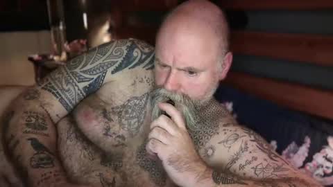 Tattooeddilf 01 online show from October 7, 11:42 pm