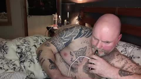 Tattooeddilf 01 online show from December 9, 10:48 pm