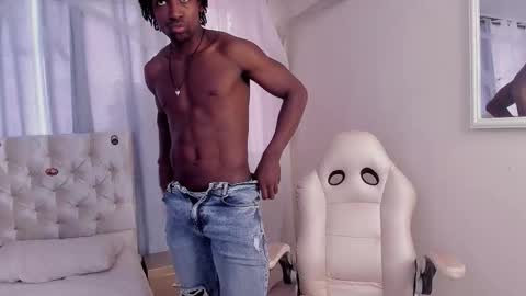 Snapshot of tau_montes chatting on October 21, 3:59 pm tau_montes online show from October 21, 3:59 pm