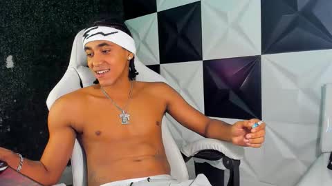 Taylor online show from February 23, 7:15 pm