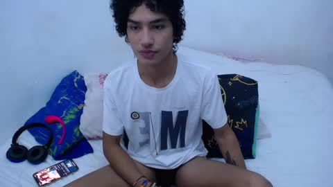 Snapshot of tayronx33 chatting on January 2, 5:39 pm Tayron online show from January 2, 5:39 pm