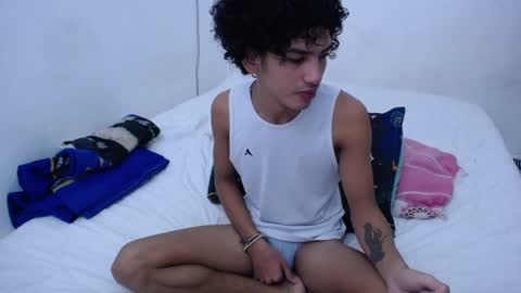 Snapshot of tayronx33 chatting on December 30, 2:51 pm Tayron online show from December 30, 2:51 pm