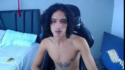 Tayron online show from April 5, 8:16 pm