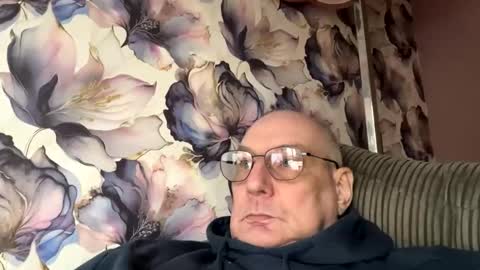 Snapshot of tebb61 chatting on October 13, 2:01 pm Mark online show from October 13, 2:01 pm