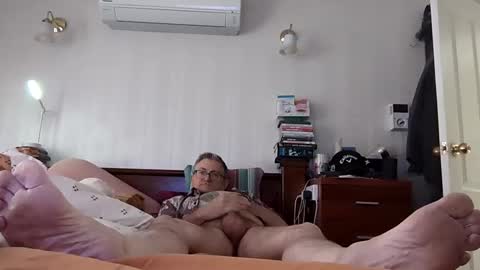 Snapshot of teddstiff chatting on January 2, 2:33 am Theodore online show from January 2, 2:33 am