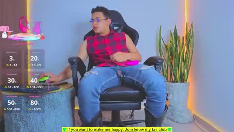 Snapshot of teddy_cowboy chatting on September 15, 1:08 am Follow me on Twitter boys ryder and instagram teddyscoot 12 online show from September 15, 1:08 am