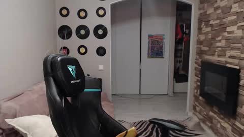 Teddy online show from November 21, 1:48 am