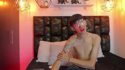 Smith online show from December 15, 7:33 pm