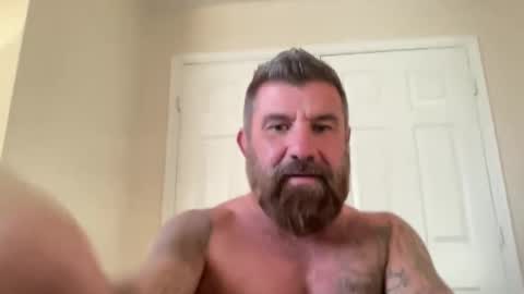 ThatGuyBearded online show from January 31, 11:45 pm