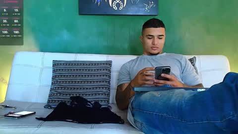 SCOTT  THEO  KAMERON  GENDERSON online show from February 17, 1:54 pm