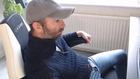 Snapshot of the_sensual_masturwait chatting on October 11, 10:41 am the_sensual_masturwait online show from October 11, 10:41 am