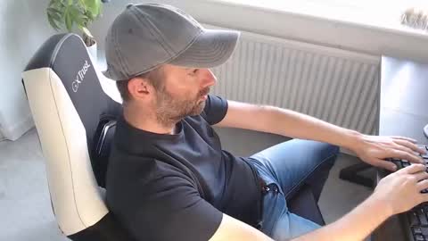 Snapshot of the_sensual_masturwait chatting on October 4, 9:58 am the_sensual_masturwait online show from October 4, 9:58 am
