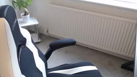 Snapshot of the_sensual_masturwait chatting on October 3, 9:47 am the_sensual_masturwait online show from October 3, 9:47 am