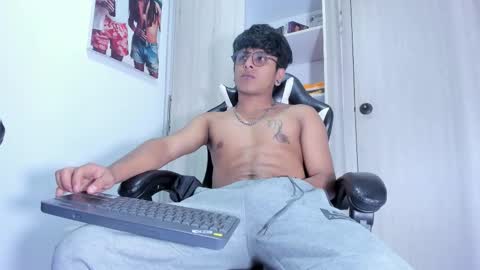 Snapshot of the_weed_guys chatting on October 4, 4:50 am Danny online show from October 4, 4:50 am