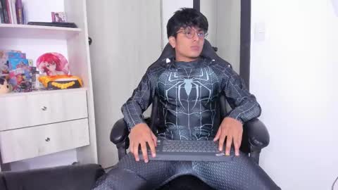 Snapshot of the_weed_guys chatting on October 31, 10:02 pm Danny online show from October 31, 10:02 pm