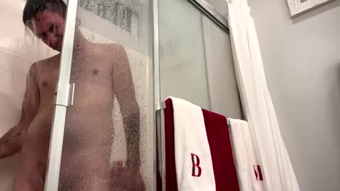 ElGuapo online show from December 13, 9:04 am