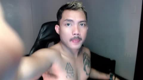 Snapshot of thefriskyasian chatting on February 10, 9:58 am Jaycee online show from February 10, 9:58 am