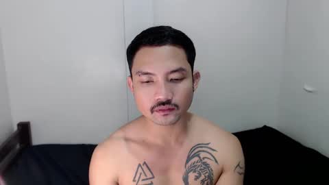 Snapshot of thefriskyasian chatting on December 26, 4:04 pm Jaycee online show from December 26, 4:04 pm