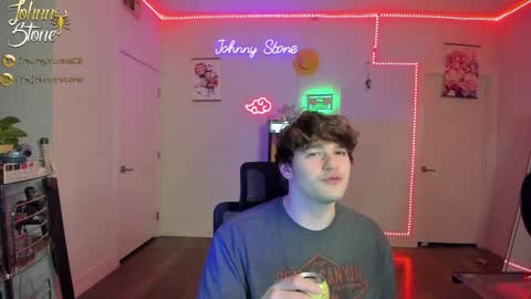 Snapshot of thejohnnystone chatting on February 4, 1:13 am Johnny Stone online show from February 4, 1:13 am