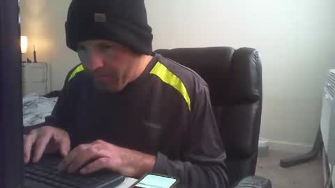 Snapshot of theman18951pa chatting on March 12, 2:12 pm theman18951pa online show from March 12, 2:12 pm