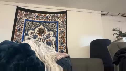 themomus83 online show from April 26, 3:48 am