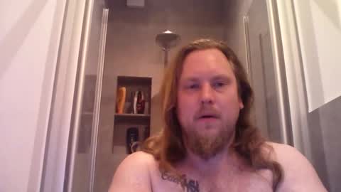 thenewdude1992 online show from December 19, 7:33 pm