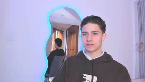  THEO- MATEO  online show from December 31, 1:08 pm