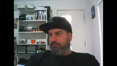 aussiebeard online show from April 12, 1:31 am