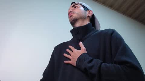 Santiago Enrique online show from March 6, 5:04 am