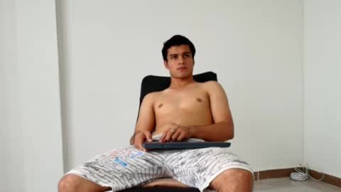 Snapshot of thiago__diaz chatting on March 8, 7:07 pm Thiago Diaz online show from March 8, 7:07 pm