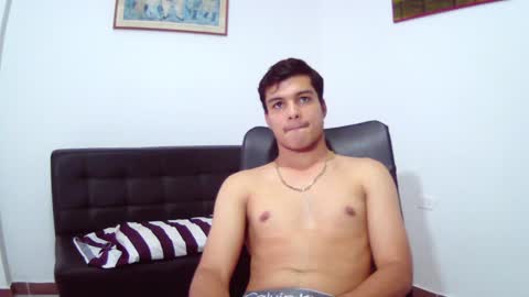 Snapshot of thiago__diaz chatting on January 25, 1:52 pm Thiago Diaz online show from January 25, 1:52 pm