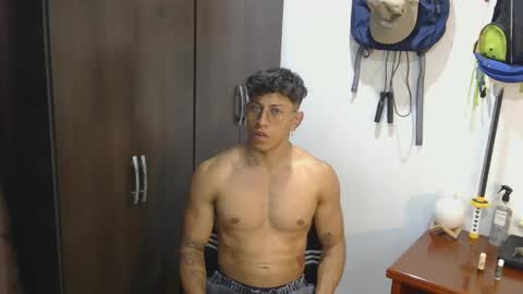 thiago_happy online show from May 17, 2:41 am