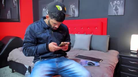 Thia Gomez online show from October 7, 12:20 pm