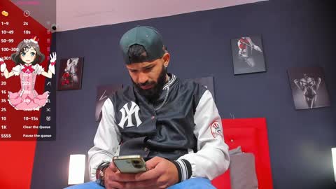 Thia Gomez online show from December 5, 12:11 pm