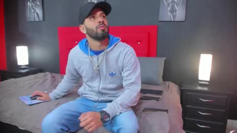 Thia Gomez online show from October 2, 12:20 pm