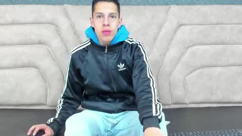 Thiago   online show from December 24, 12:11 pm