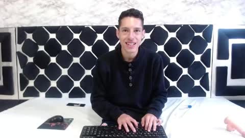 Thiago   online show from May 28, 1:58 am