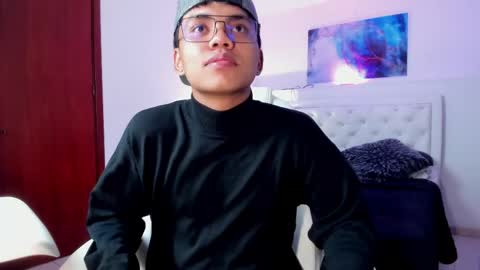 Thiago online show from April 29, 11:55 pm