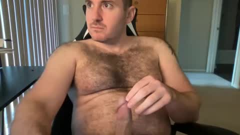 Snapshot of thisbigjewishdick chatting on March 9, 12:10 am This Big Jewish Dick online show from March 9, 12:10 am