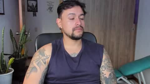 Thomas online show from December 15, 6:49 pm