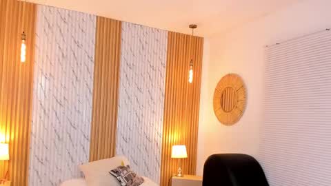 Thomas online show from February 28, 7:46 pm