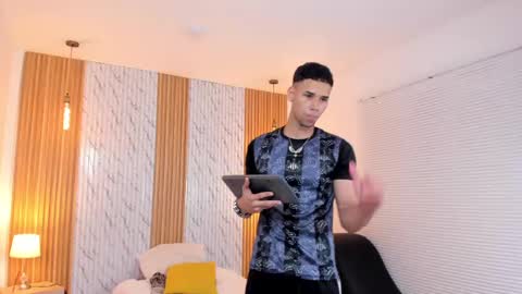 Thomas online show from February 15, 7:28 pm