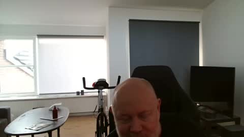 thomash32 online show from October 22, 2:21 pm